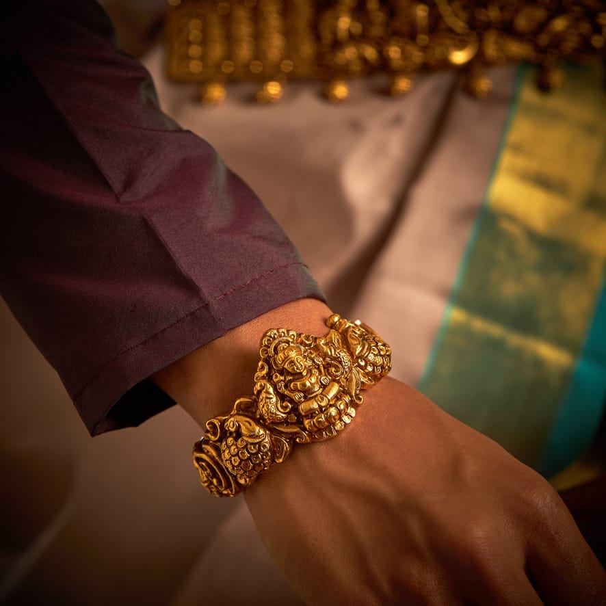 Classic Antique Jewelry Gold Bangles - Navrathan