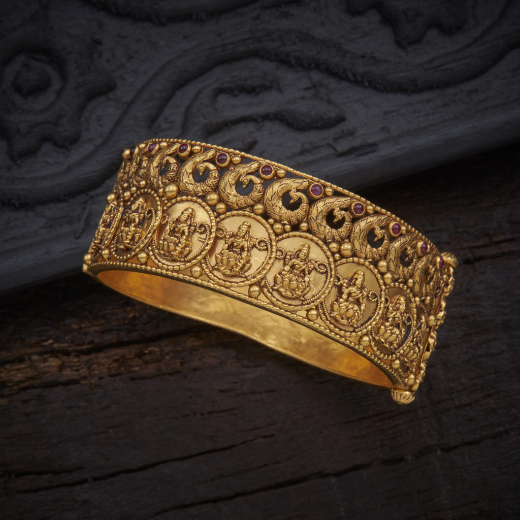 Latest antique gold on sale bangles