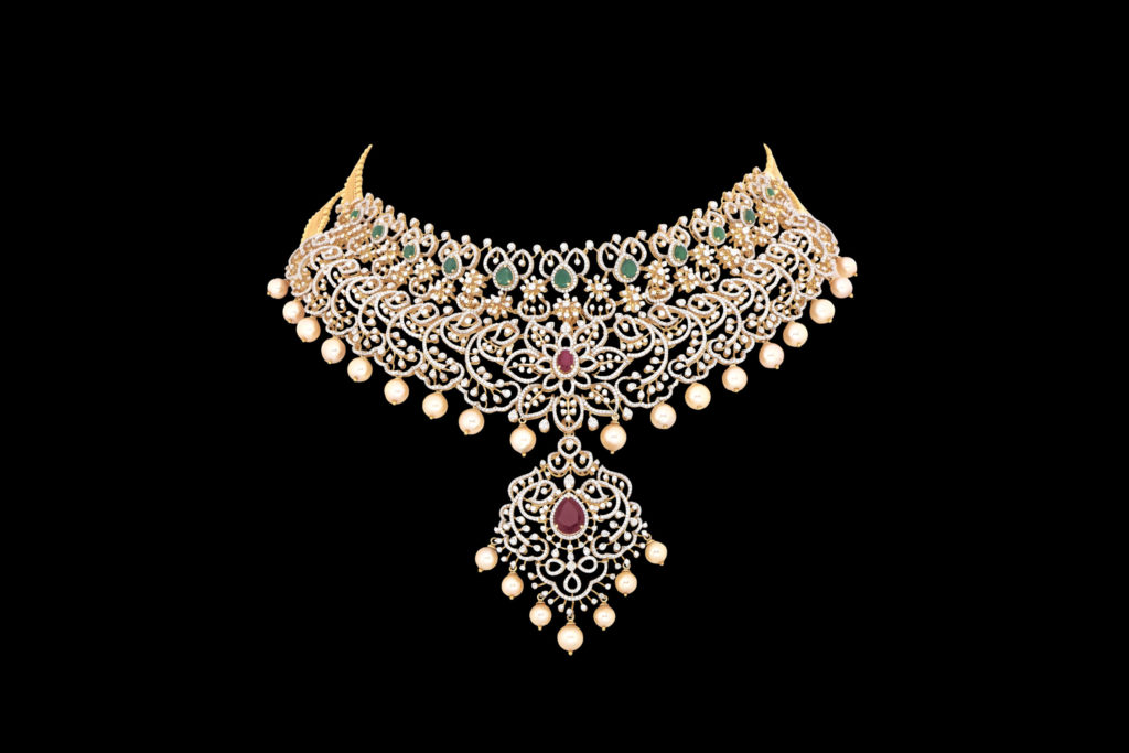 BEAUTIFUL SHOPHISTICATED DIAMOND NECKLACE - Latest Diamond Necklace Designs - Diamond Choker Designs