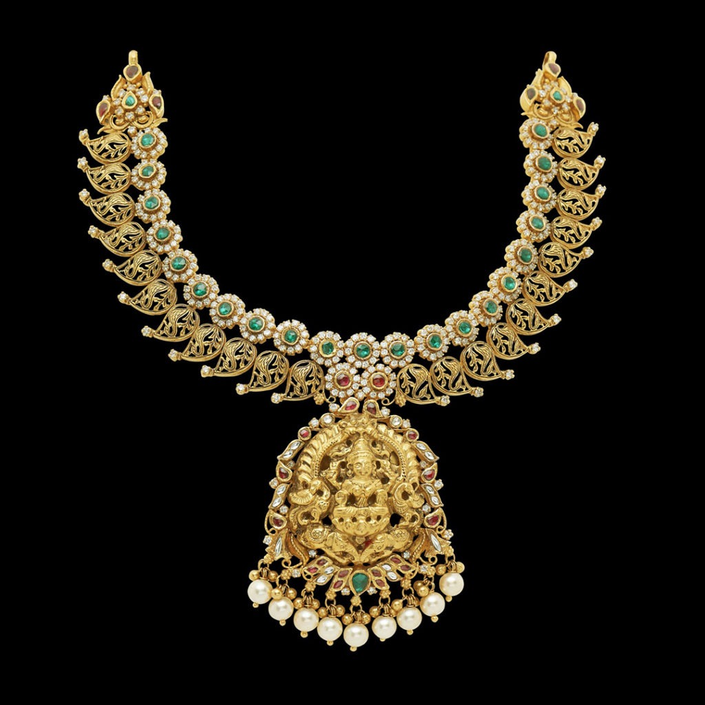 Alluring Regal Gold Necklace-Modern Gold Necklace Design